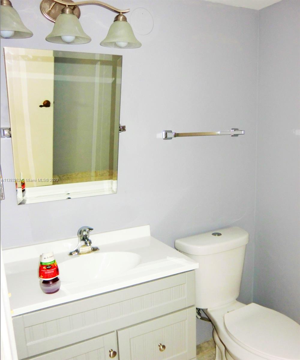 HOLLYBROOK GOLF AND - Residential