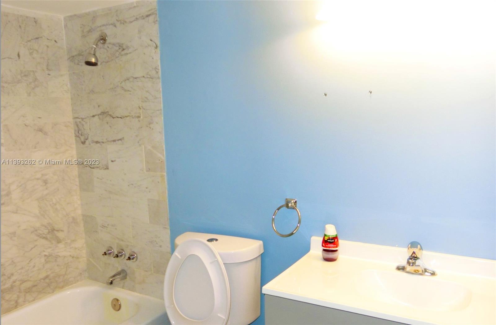 HOLLYBROOK GOLF AND - Residential