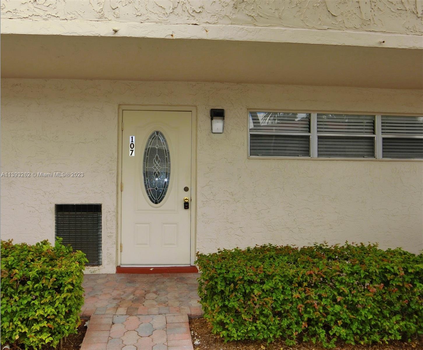 HOLLYBROOK GOLF AND - Residential