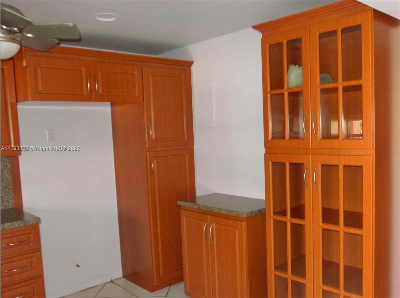 HOLLYBROOK GOLF AND - Residential