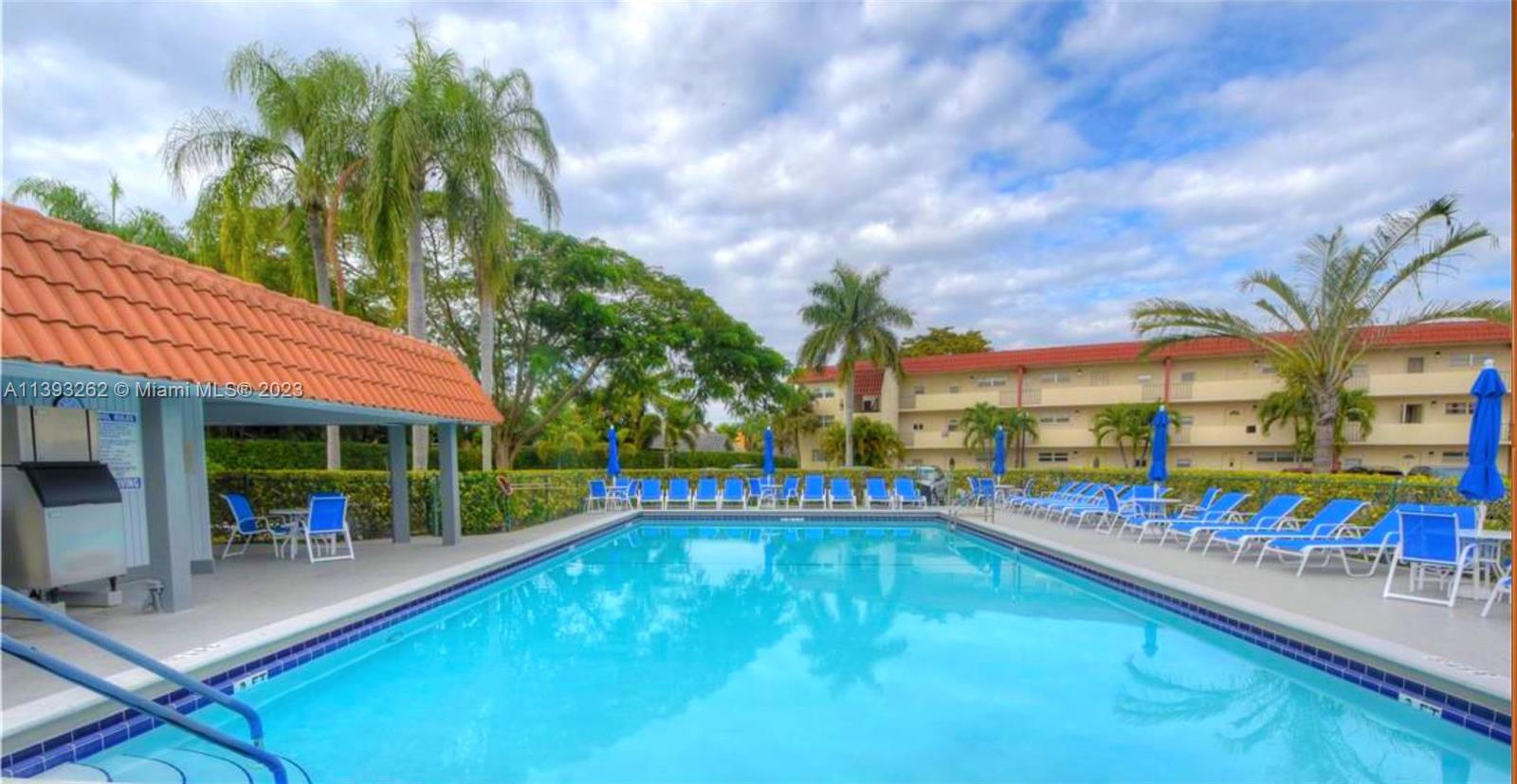 HOLLYBROOK GOLF AND - Residential