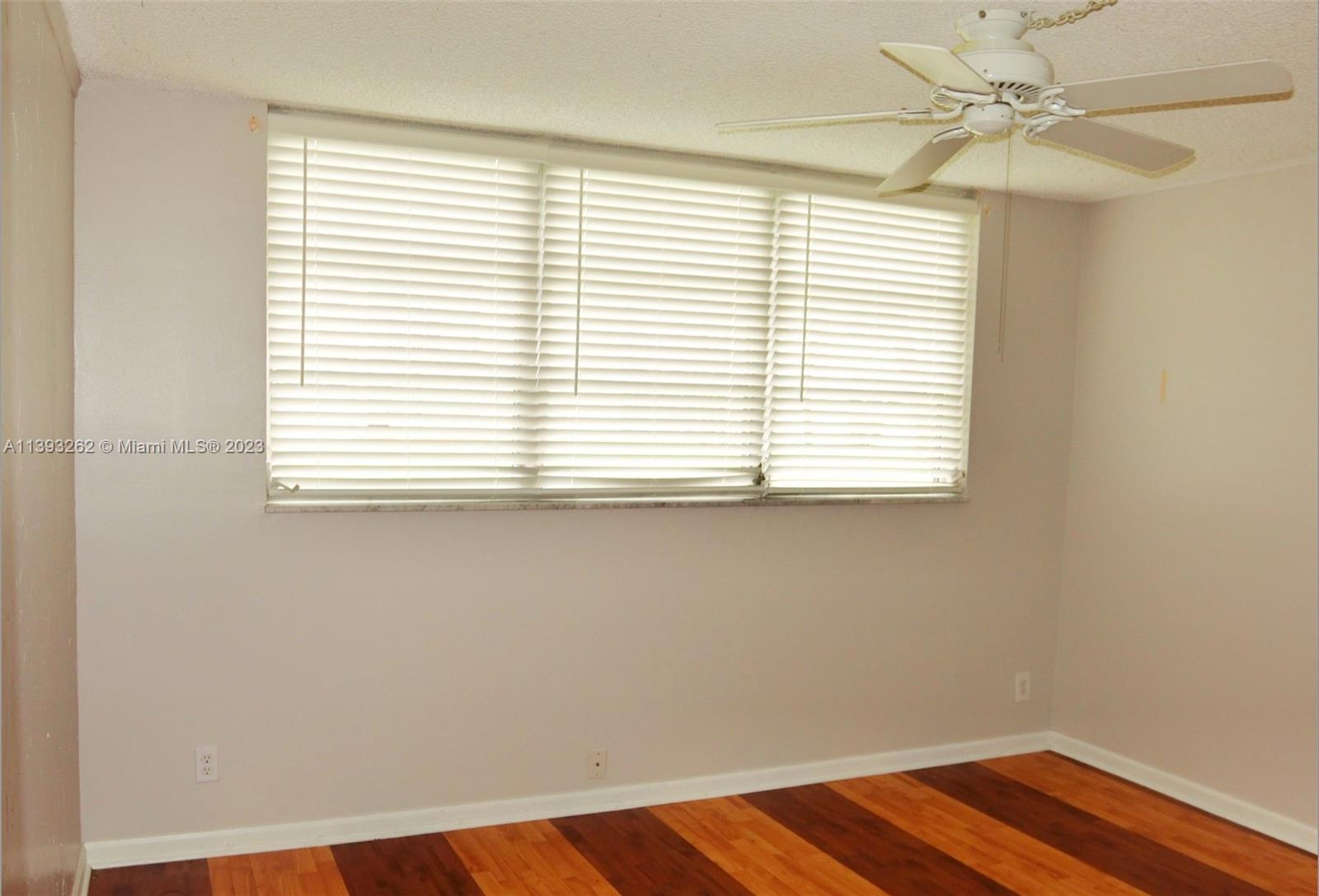 HOLLYBROOK GOLF AND - Residential