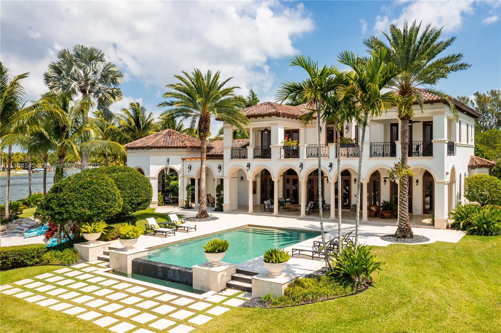 LAKESHORE SEC TWO - Residential