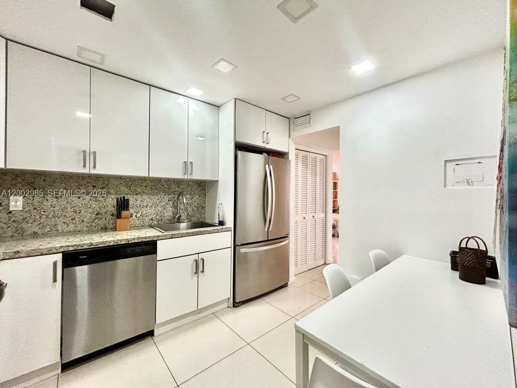 9500 W Bay Harbor Dr 2G