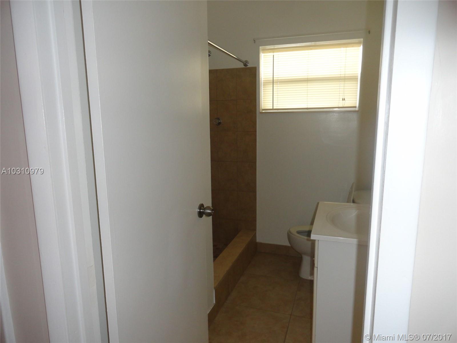 GRACEWOOD NO 5 - Residential Lease