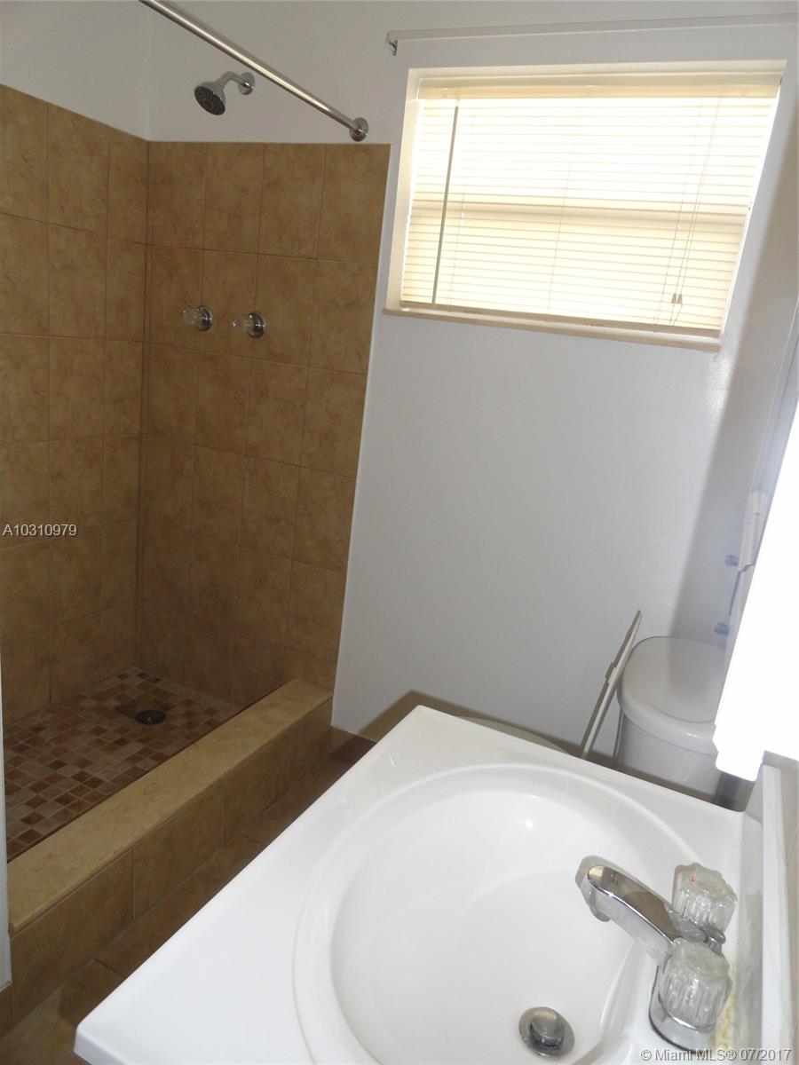 GRACEWOOD NO 5 - Residential Lease