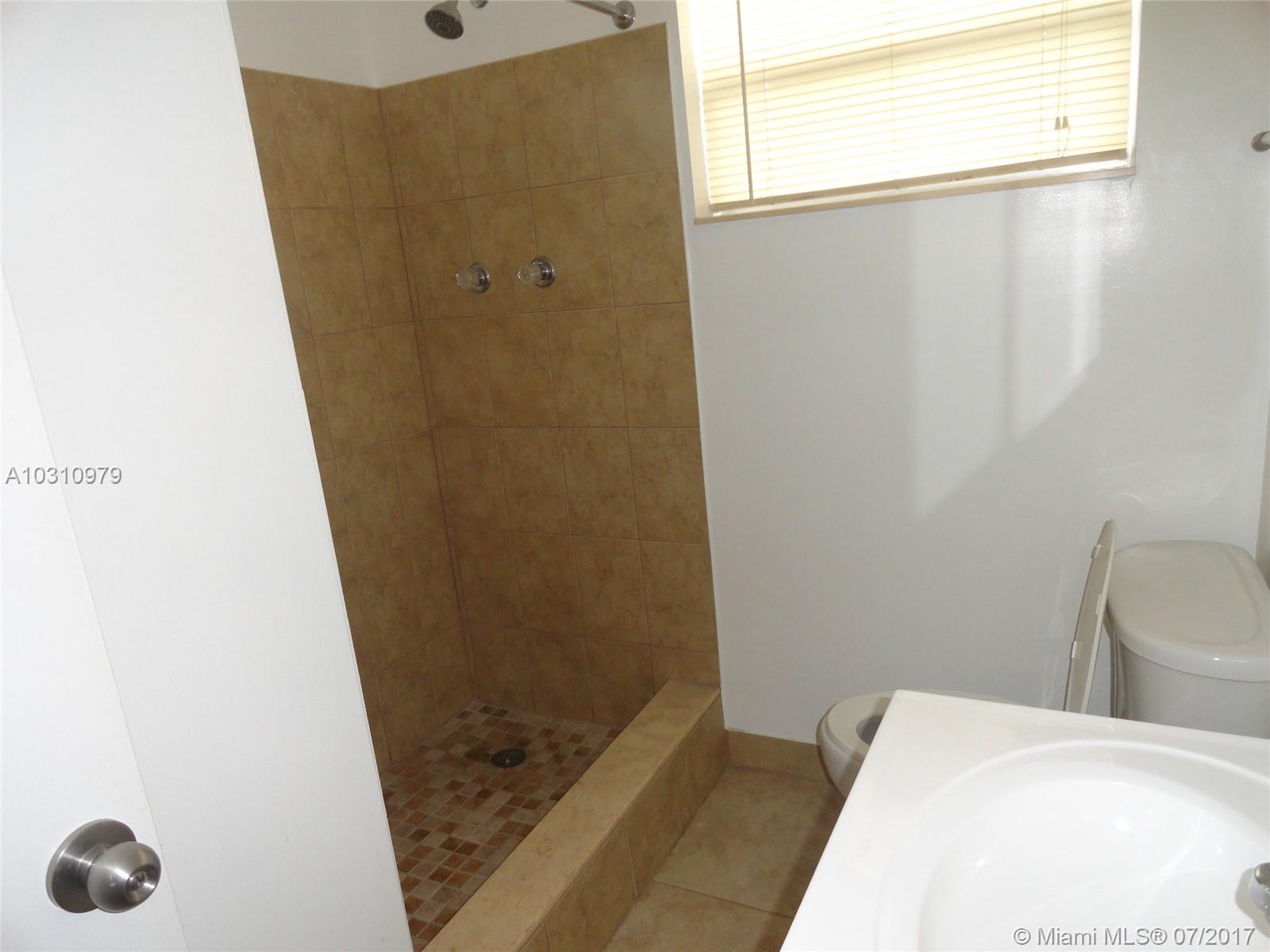 GRACEWOOD NO 5 - Residential Lease