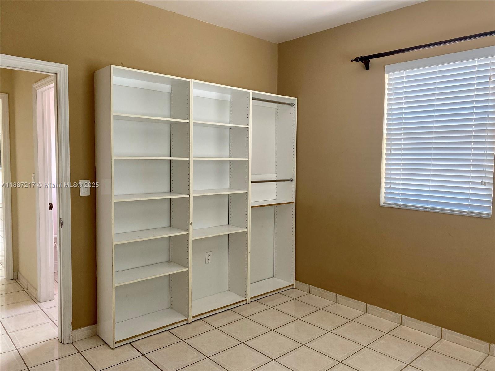 COMFORT GARDENS - Residential Income