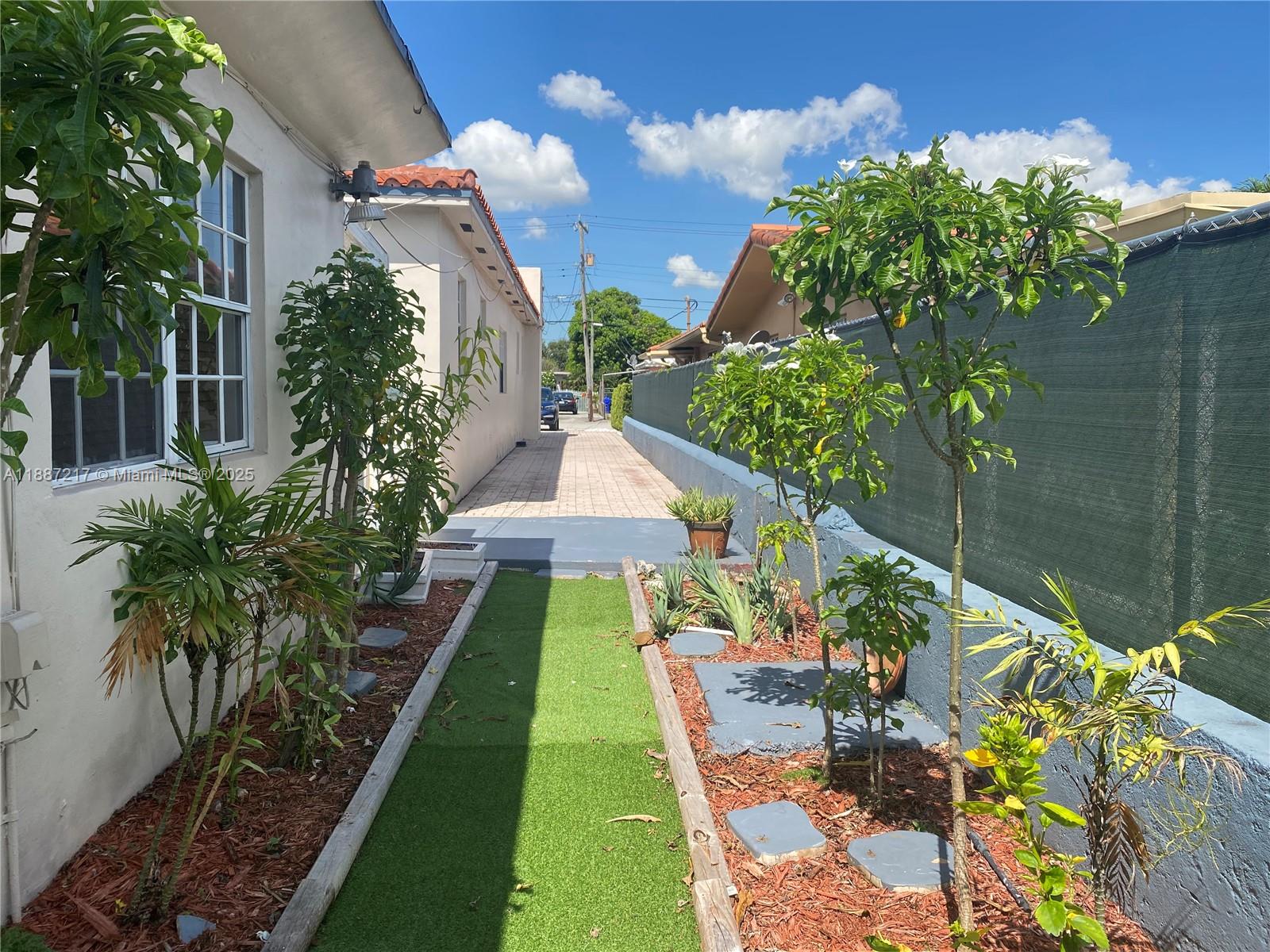 COMFORT GARDENS - Residential Income