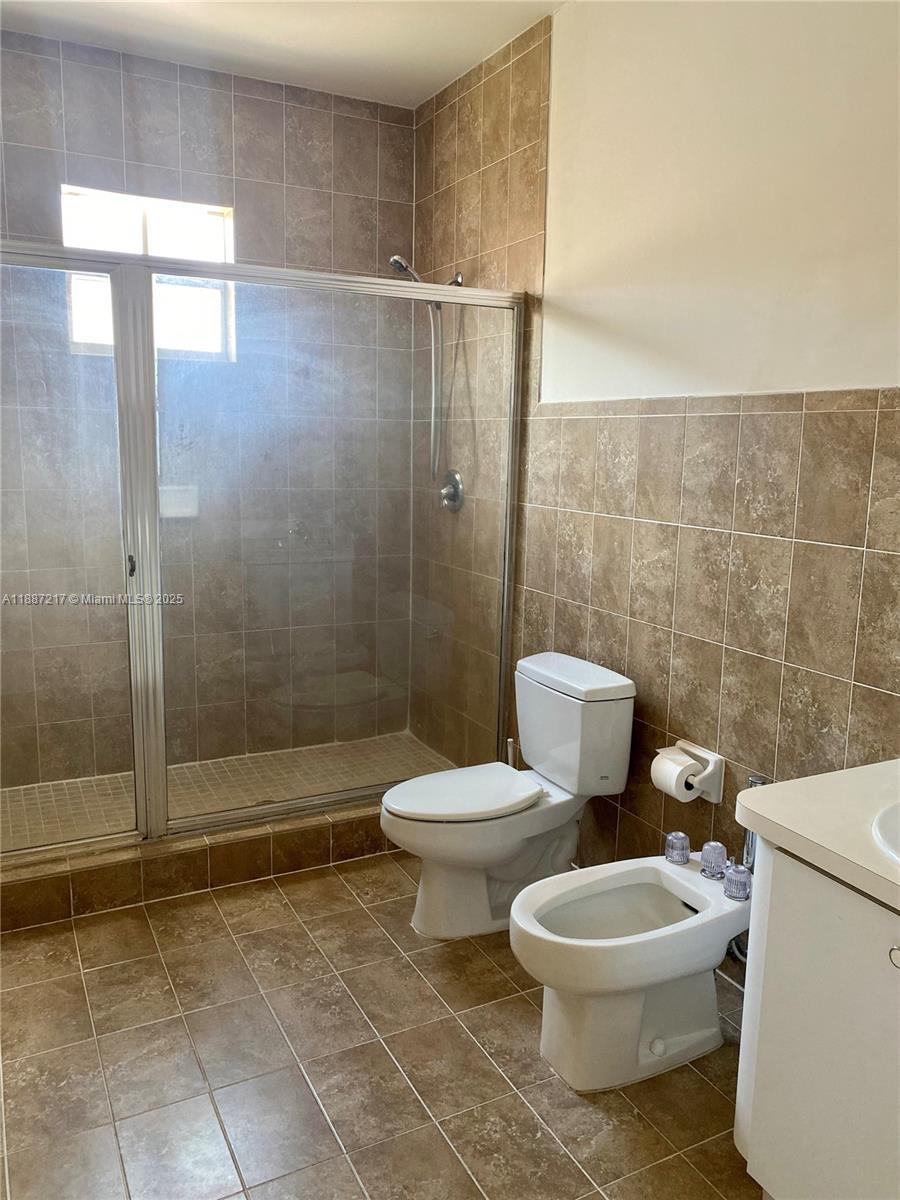 COMFORT GARDENS - Residential Income