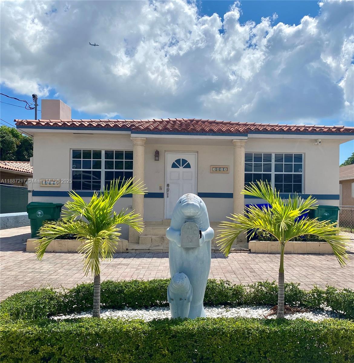 COMFORT GARDENS - Residential Income