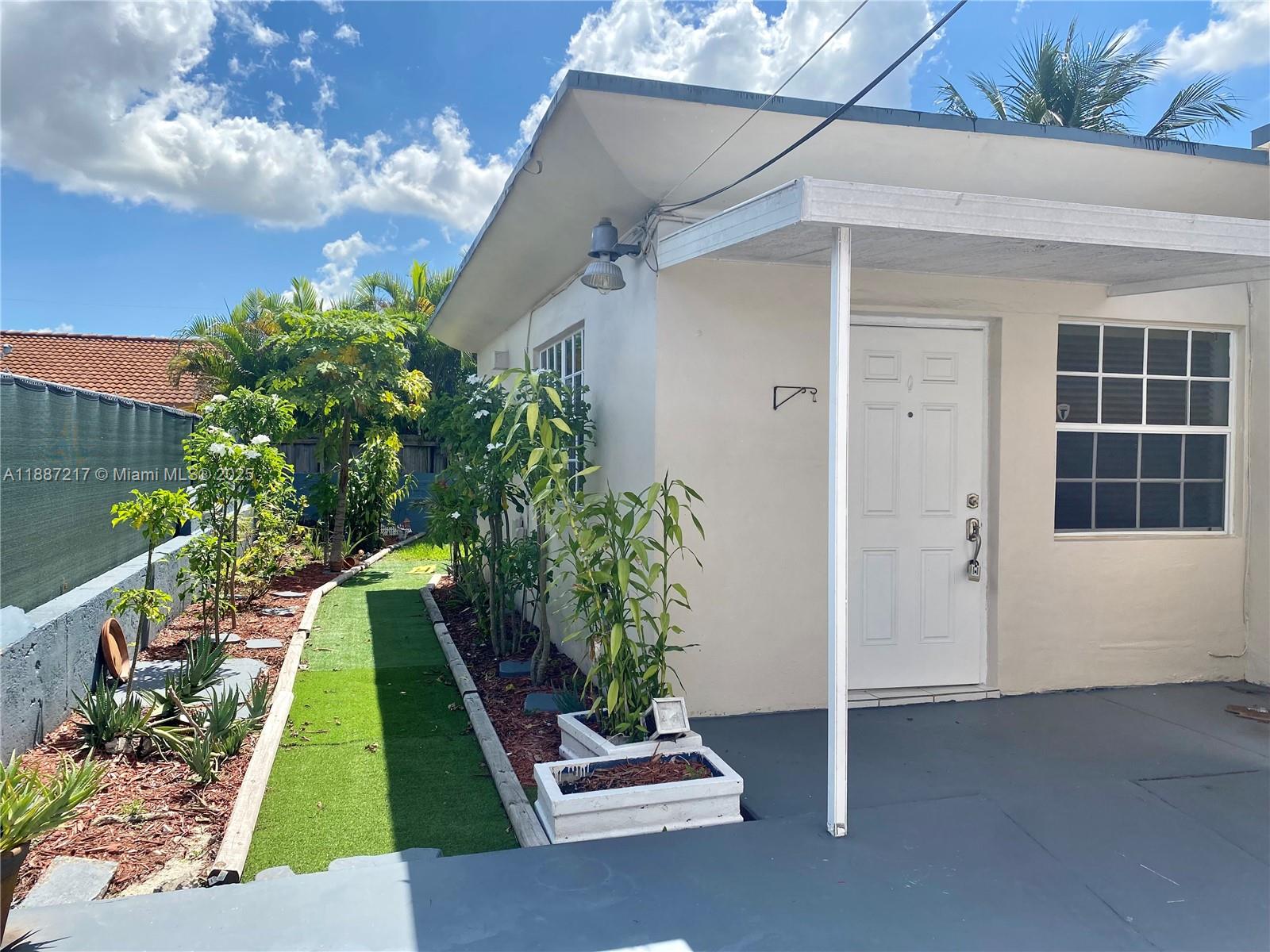 COMFORT GARDENS - Residential Income