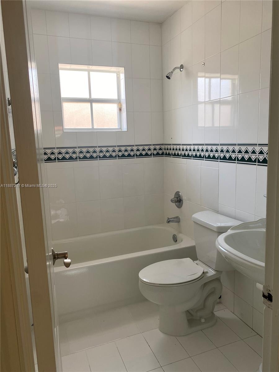 COMFORT GARDENS - Residential Income