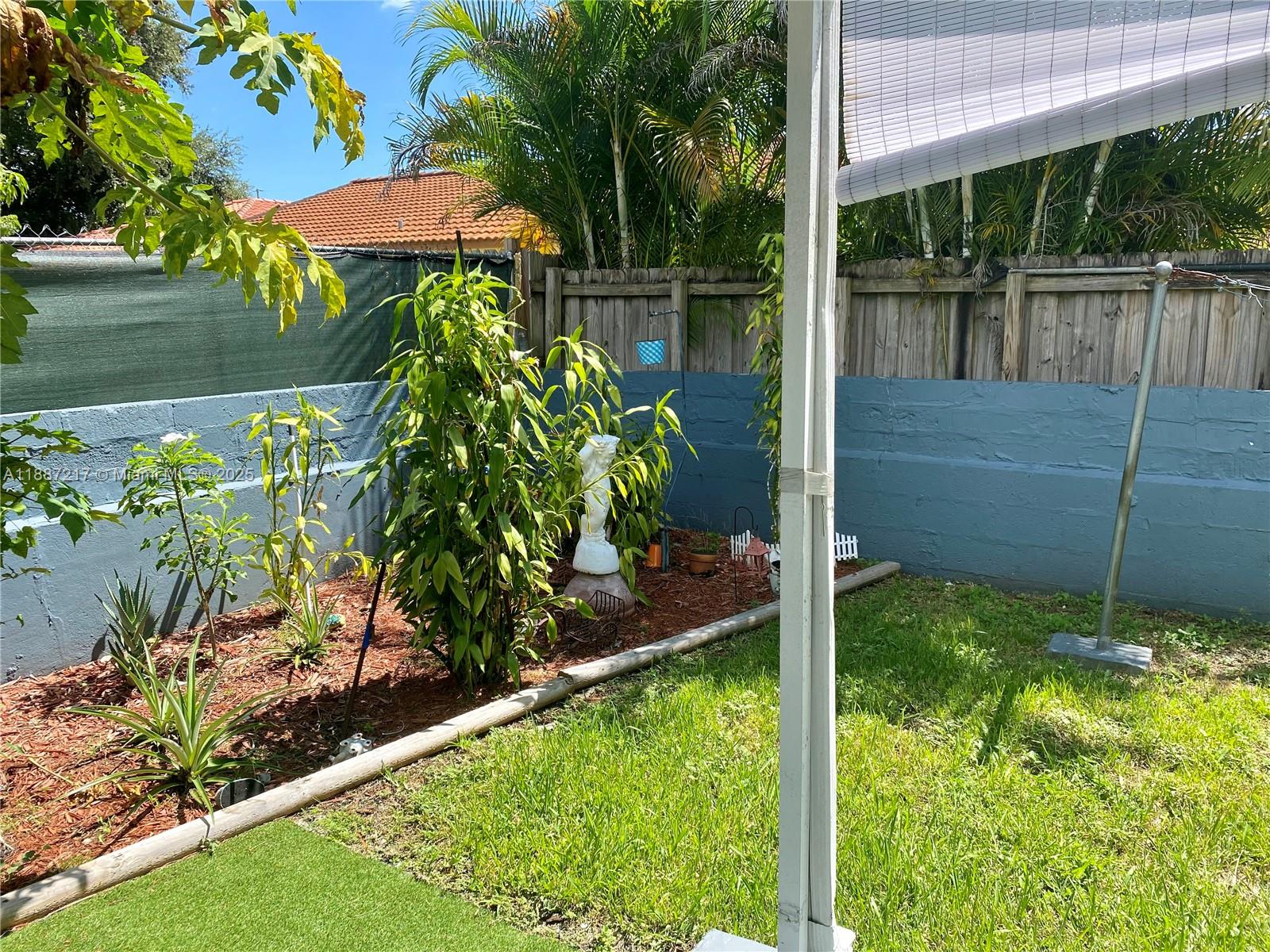 COMFORT GARDENS - Residential Income