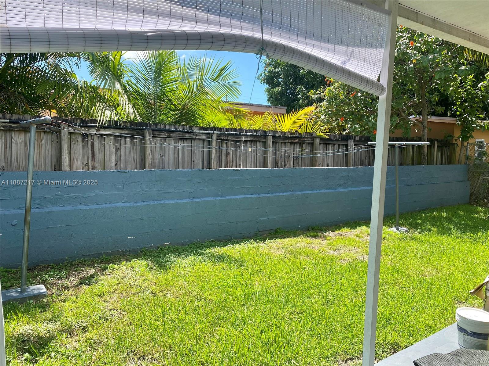 COMFORT GARDENS - Residential Income