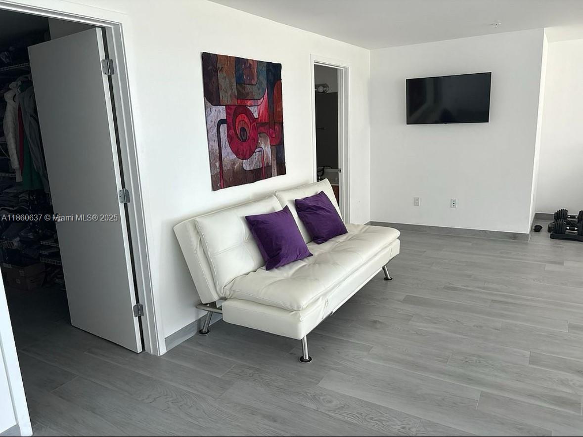 3301 NE 1st Ave M0306