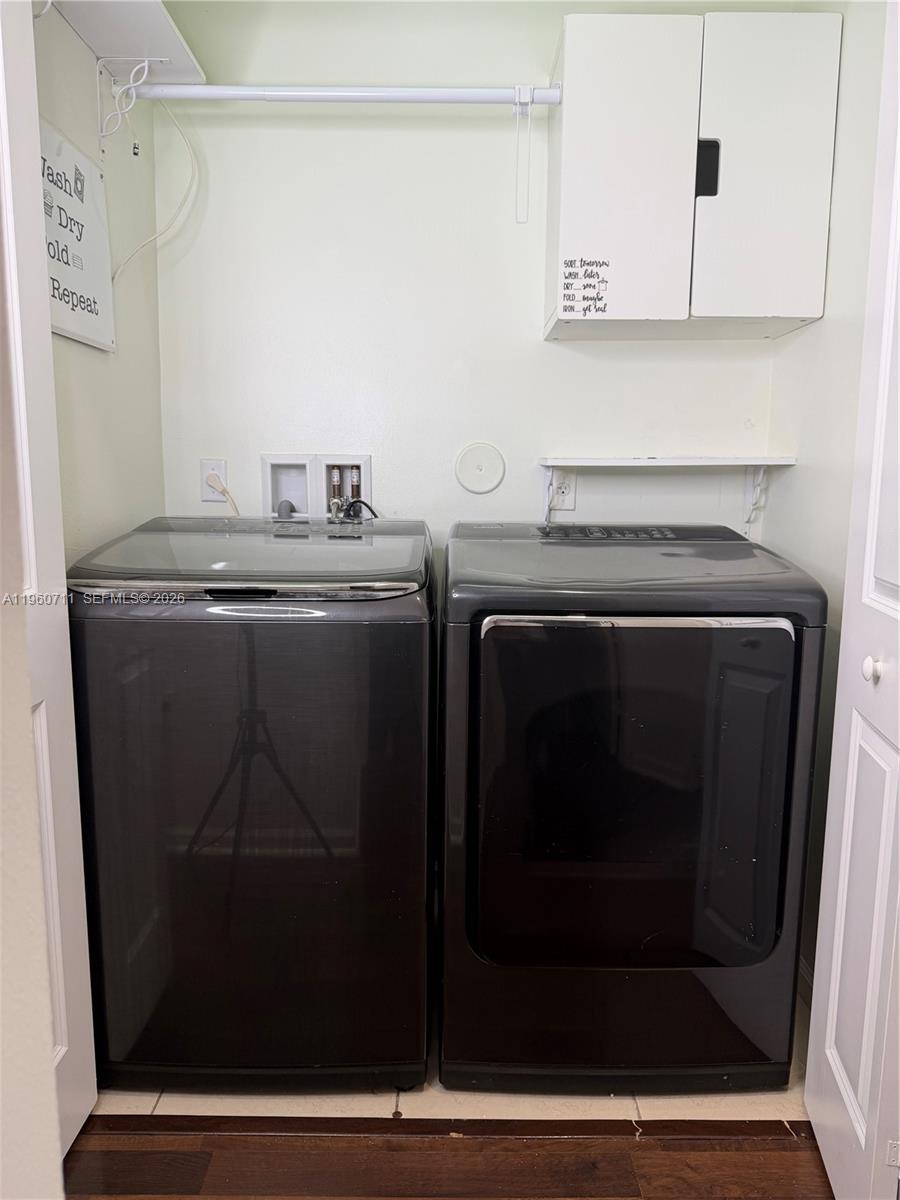 SAWGRASS LAKES - Residential