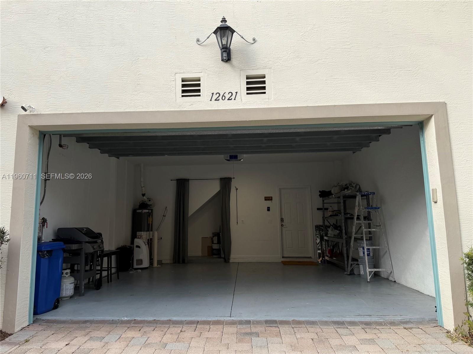 SAWGRASS LAKES - Residential