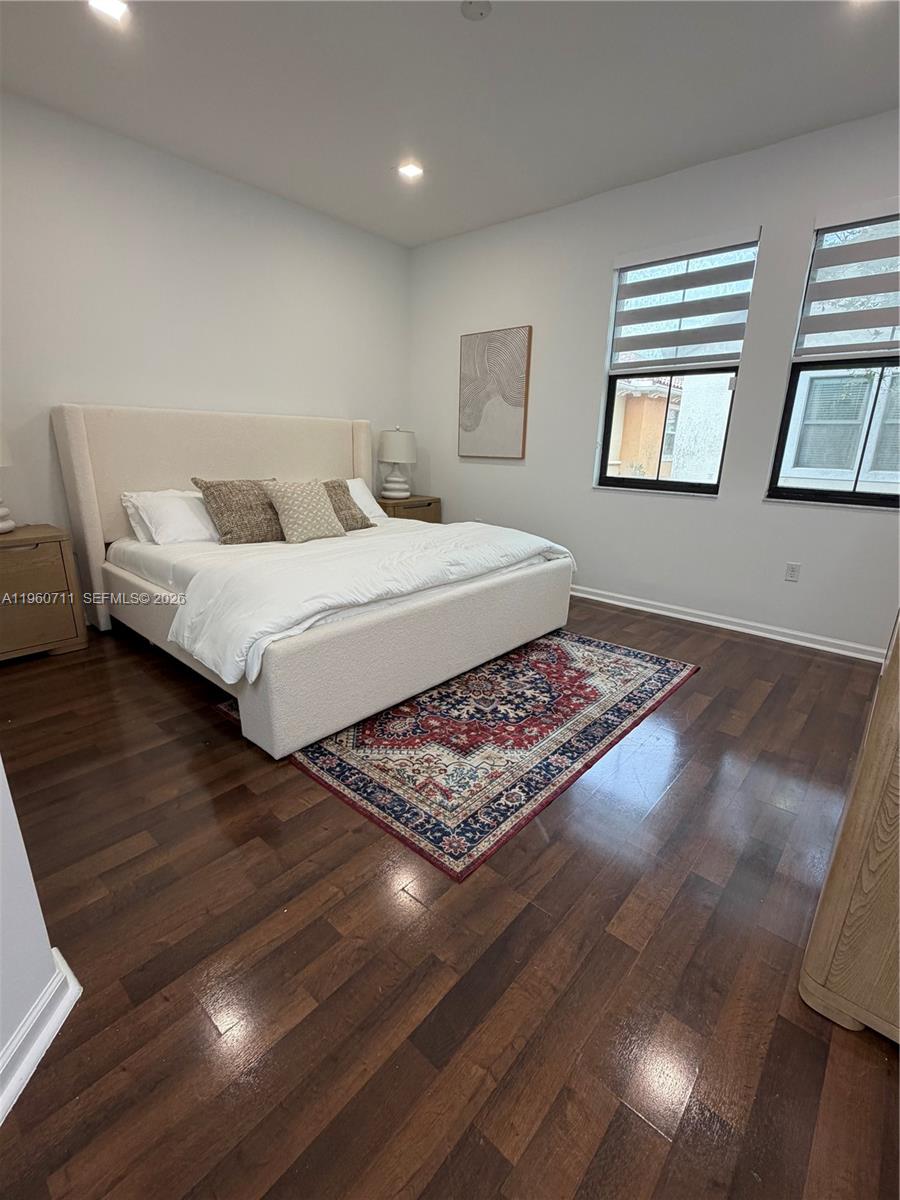 SAWGRASS LAKES - Residential