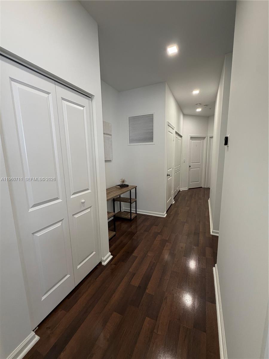 SAWGRASS LAKES - Residential