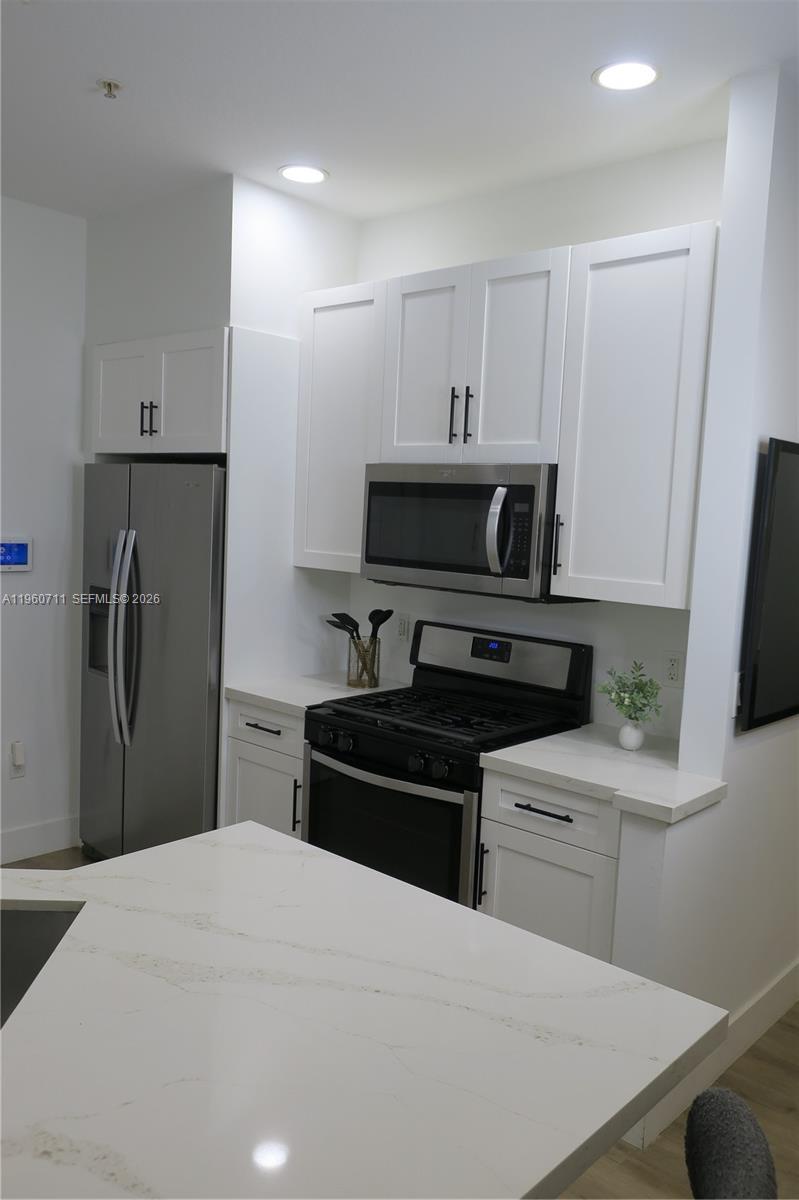 SAWGRASS LAKES - Residential