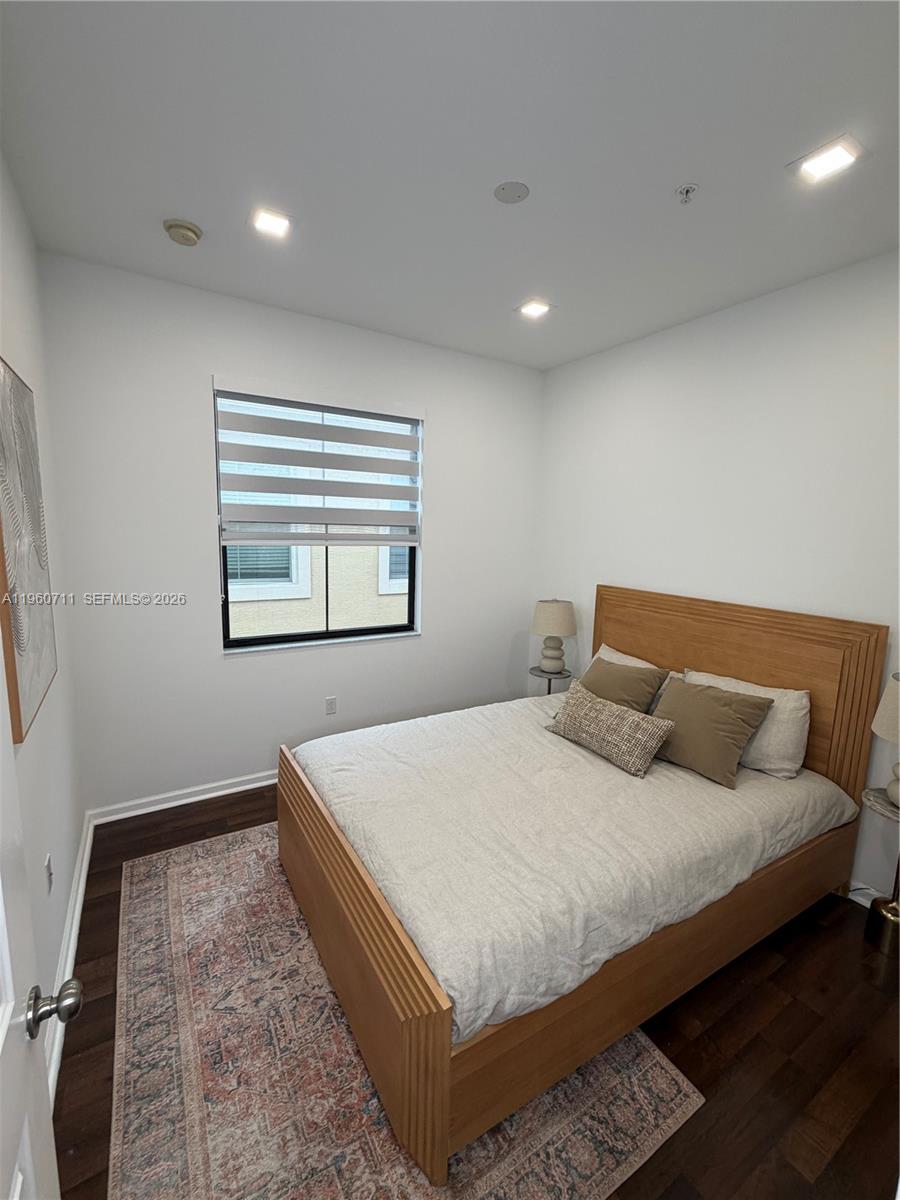 SAWGRASS LAKES - Residential