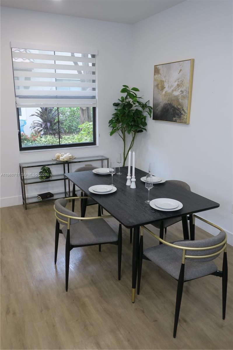 SAWGRASS LAKES - Residential