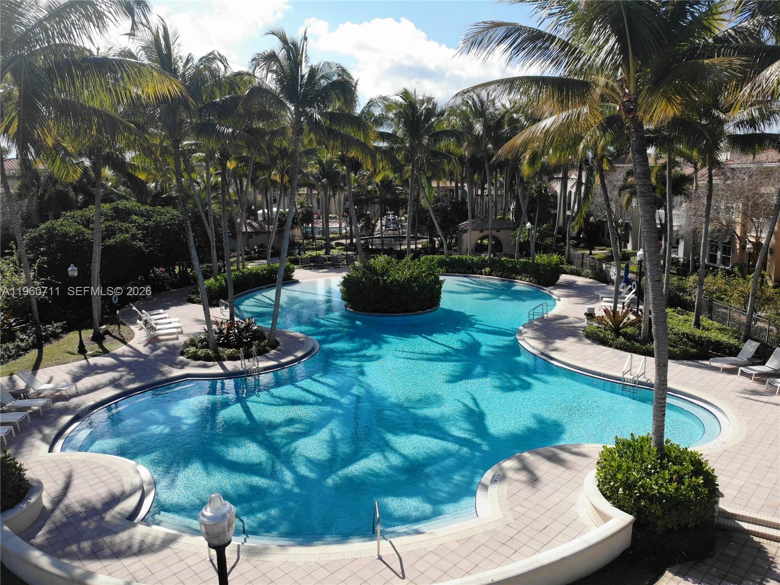 SAWGRASS LAKES - Residential