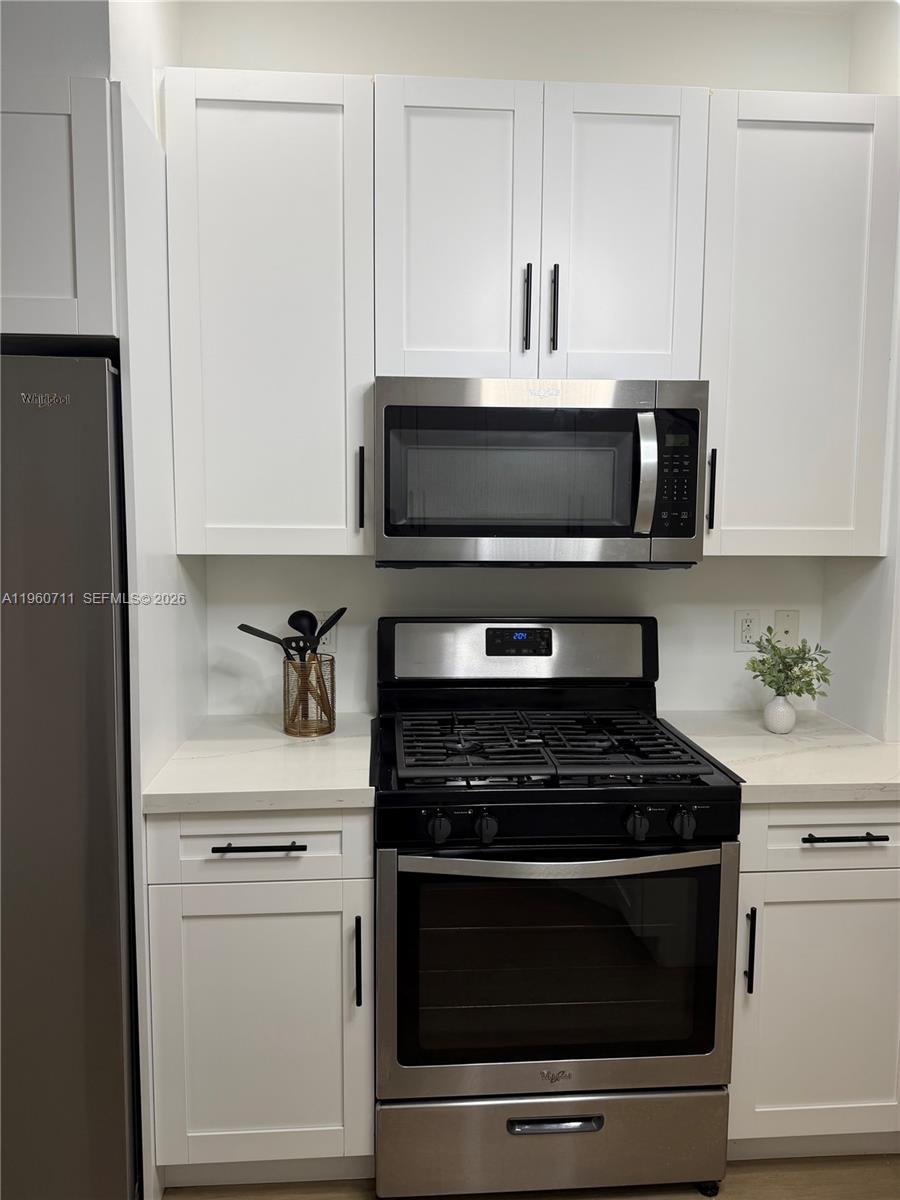 SAWGRASS LAKES - Residential