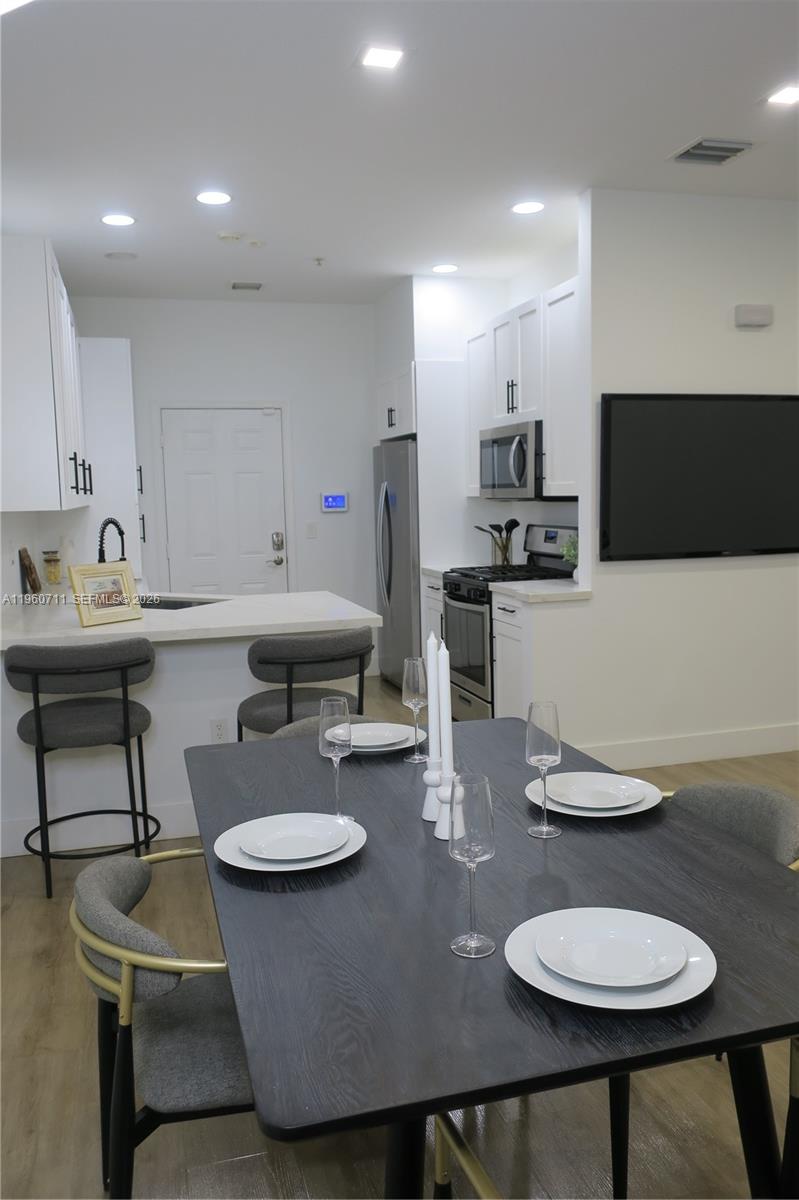 SAWGRASS LAKES - Residential