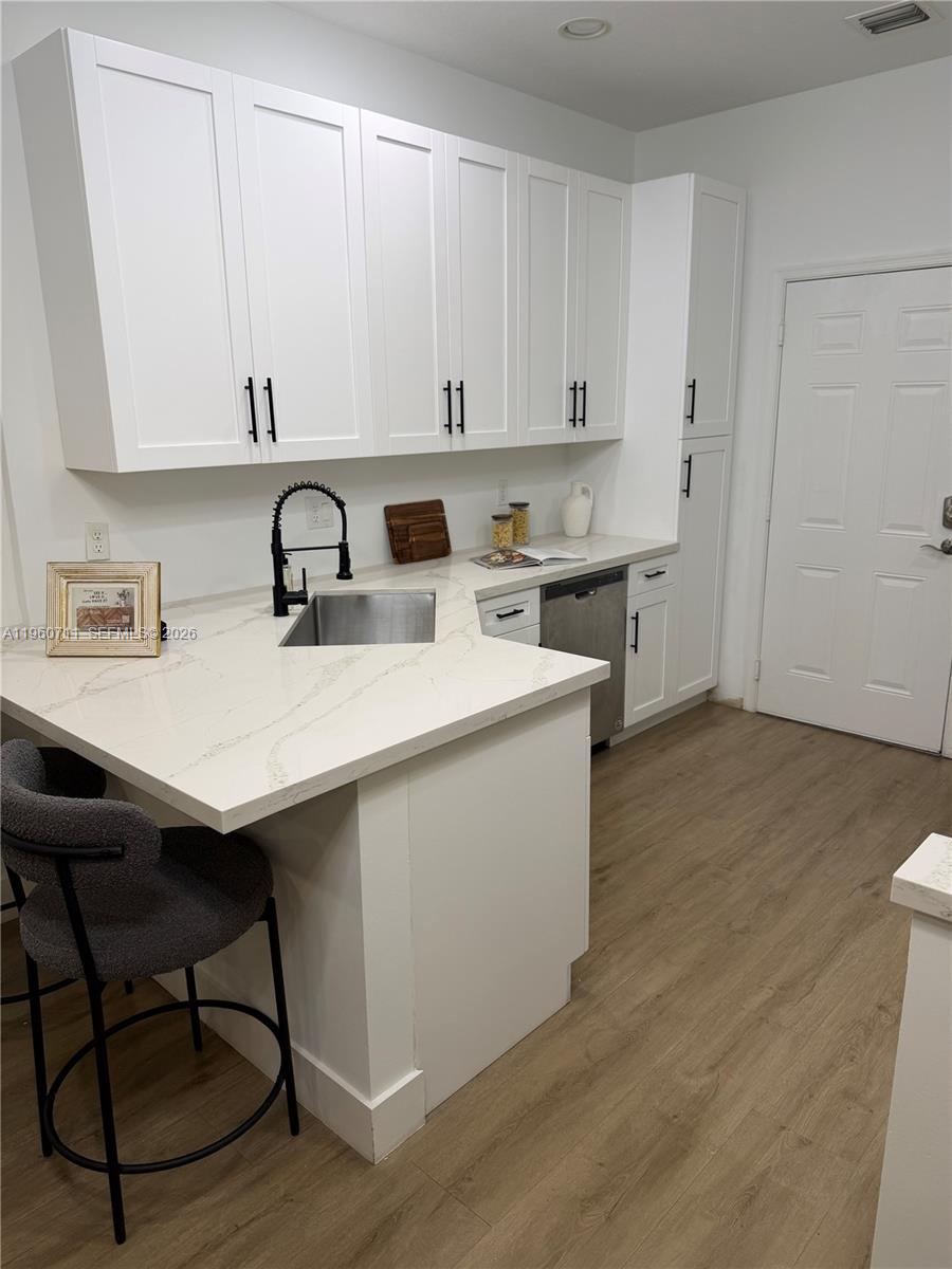 SAWGRASS LAKES - Residential