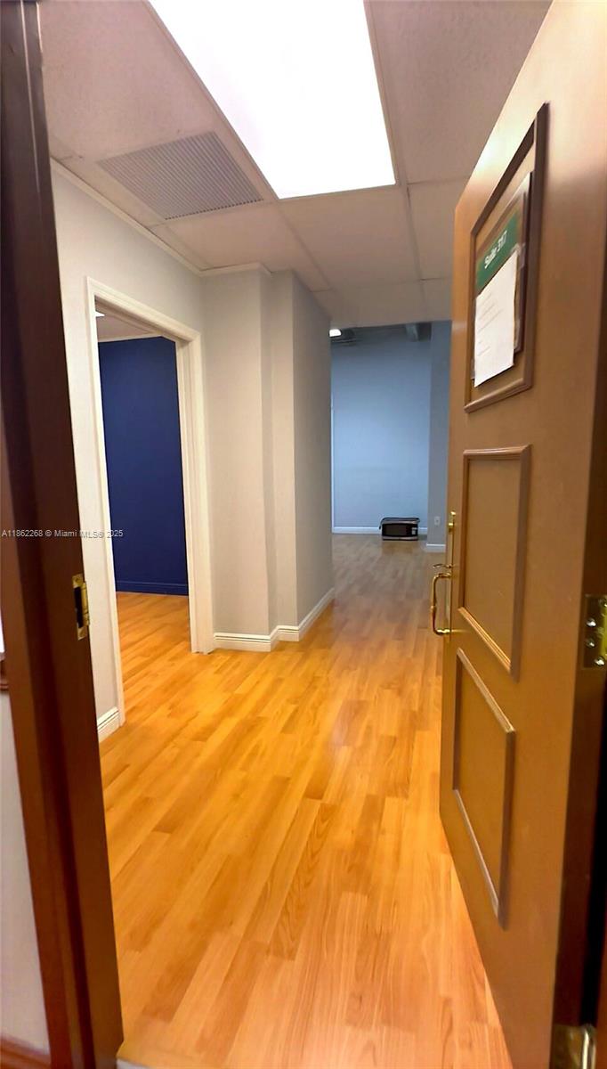 Turn-Key 538 sq ft office suite in a boutique building in Coral Gables, Florida. This office includes 1 assigned parking space—a rare amenity in the area. Located in the heart of the city, steps from Miracle Mile’s upscale dining and shopping. Surrounded by major banks and restaurants. Easy access to public transit via the Coral Gables Trolley and Metrorail. Ideal for professionals seeking a wonderful, central, and professional location. We cannot accommodate medical use. Please call or text for the walkthrough video