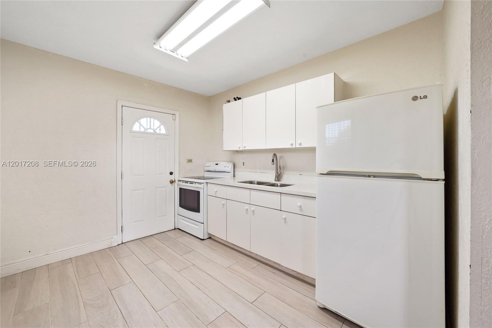 BUNCHE PARK - Residential
