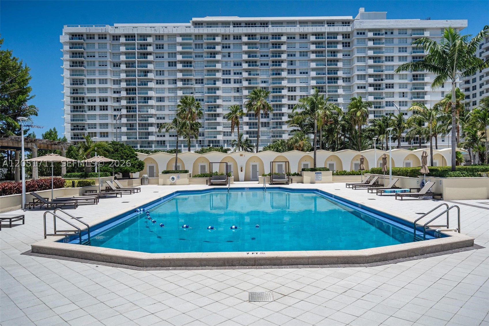 5600 Collins Ave 7J