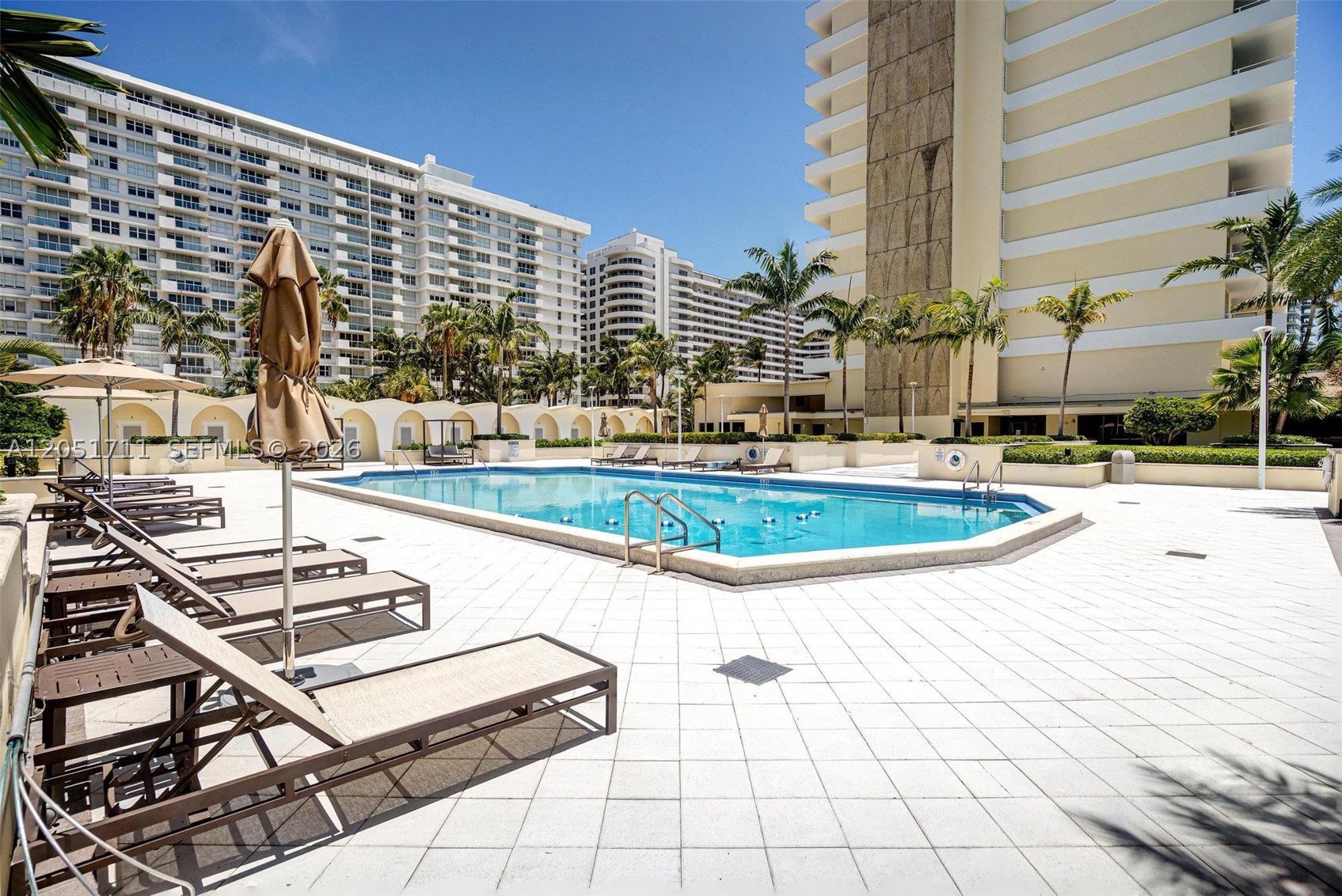 5600 Collins Ave 7J
