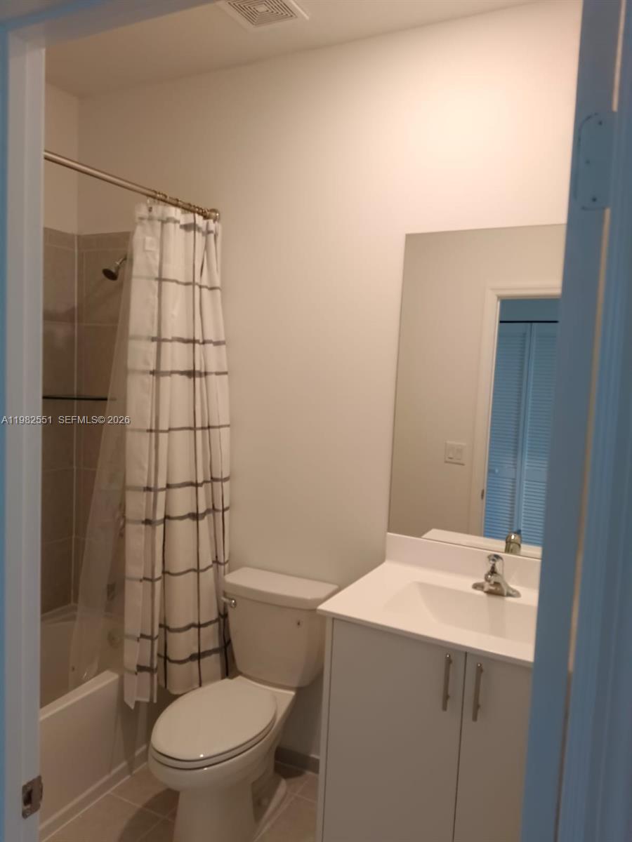 PINE ISLE - Residential Lease