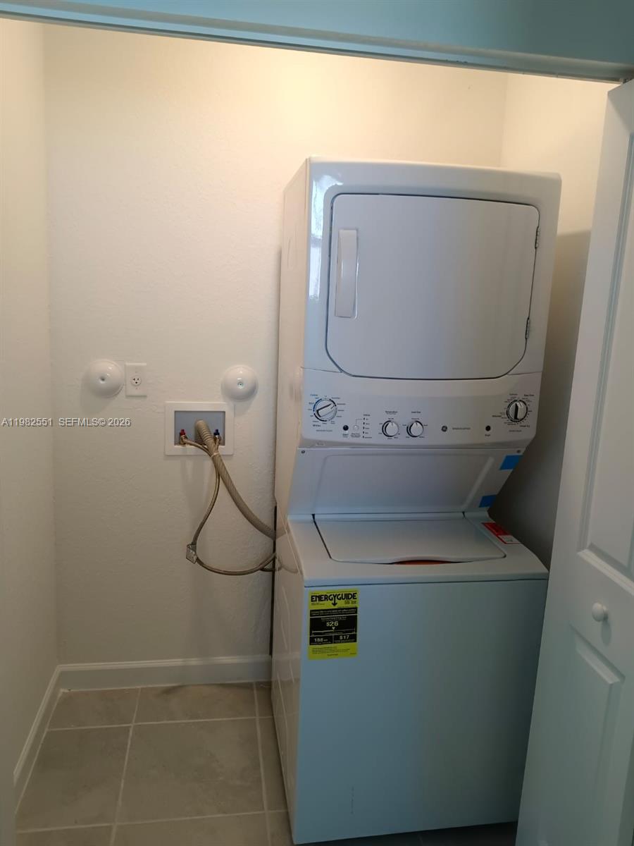 PINE ISLE - Residential Lease