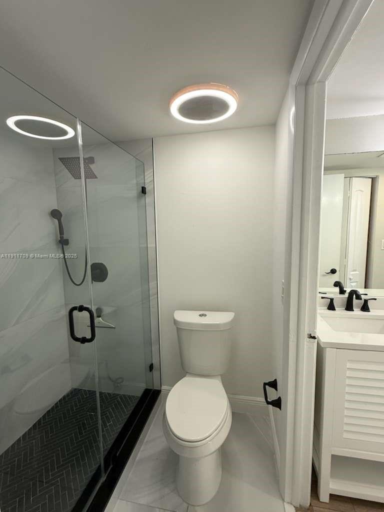 INDIAN CREEK CL MARINA CO - Residential Lease