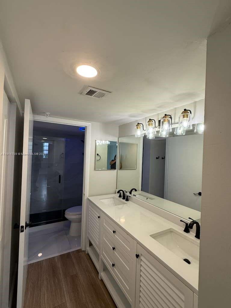 INDIAN CREEK CL MARINA CO - Residential Lease