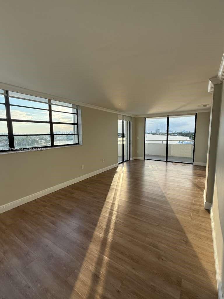 INDIAN CREEK CL MARINA CO - Residential Lease