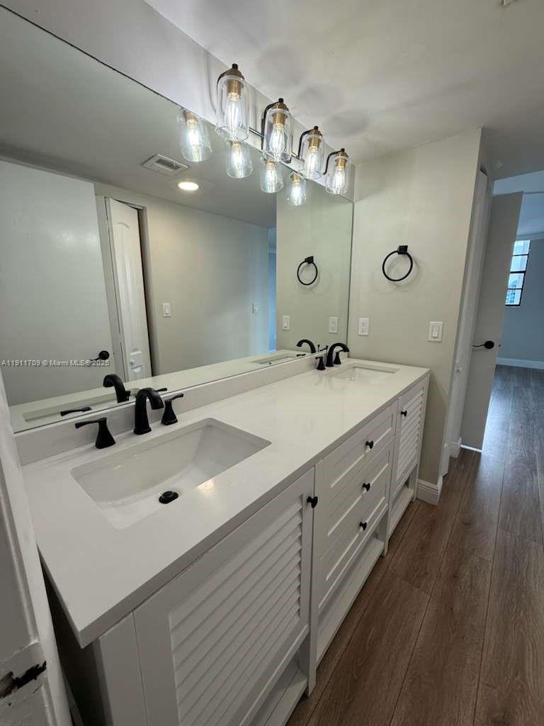 INDIAN CREEK CL MARINA CO - Residential Lease