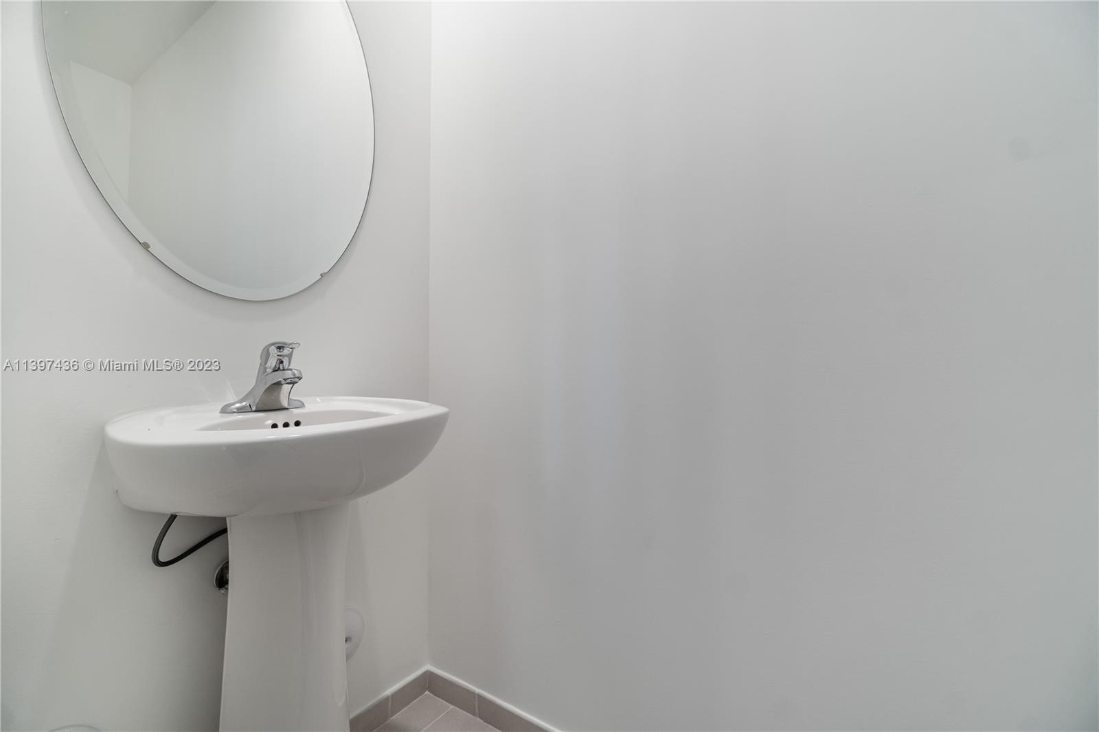 VIA VENTURA NEIGHBORHOOD - Residential Lease