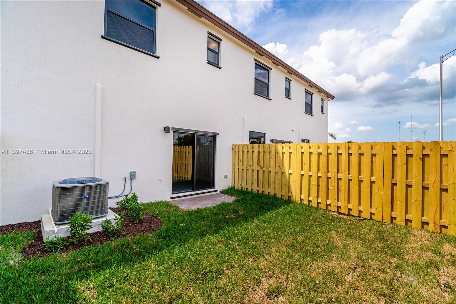 VIA VENTURA NEIGHBORHOOD - Residential Lease