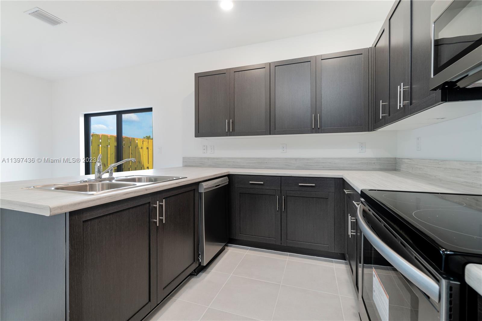 VIA VENTURA NEIGHBORHOOD - Residential Lease