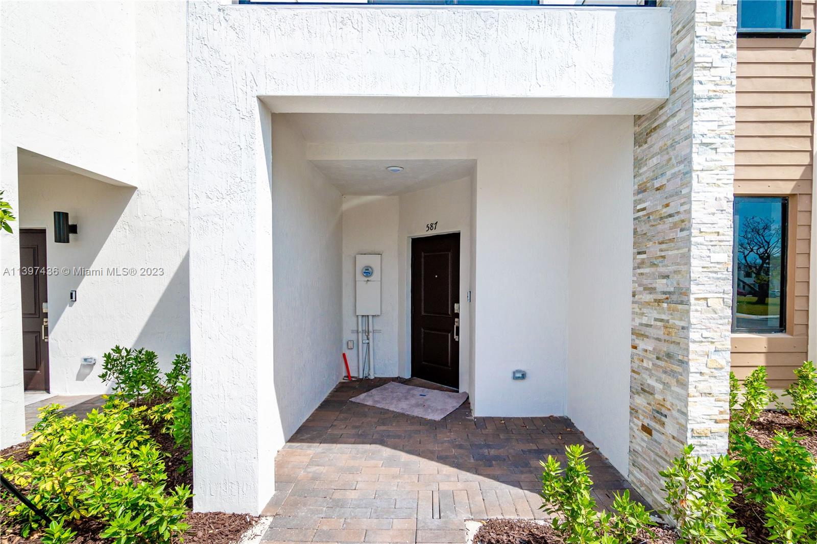 VIA VENTURA NEIGHBORHOOD - Residential Lease