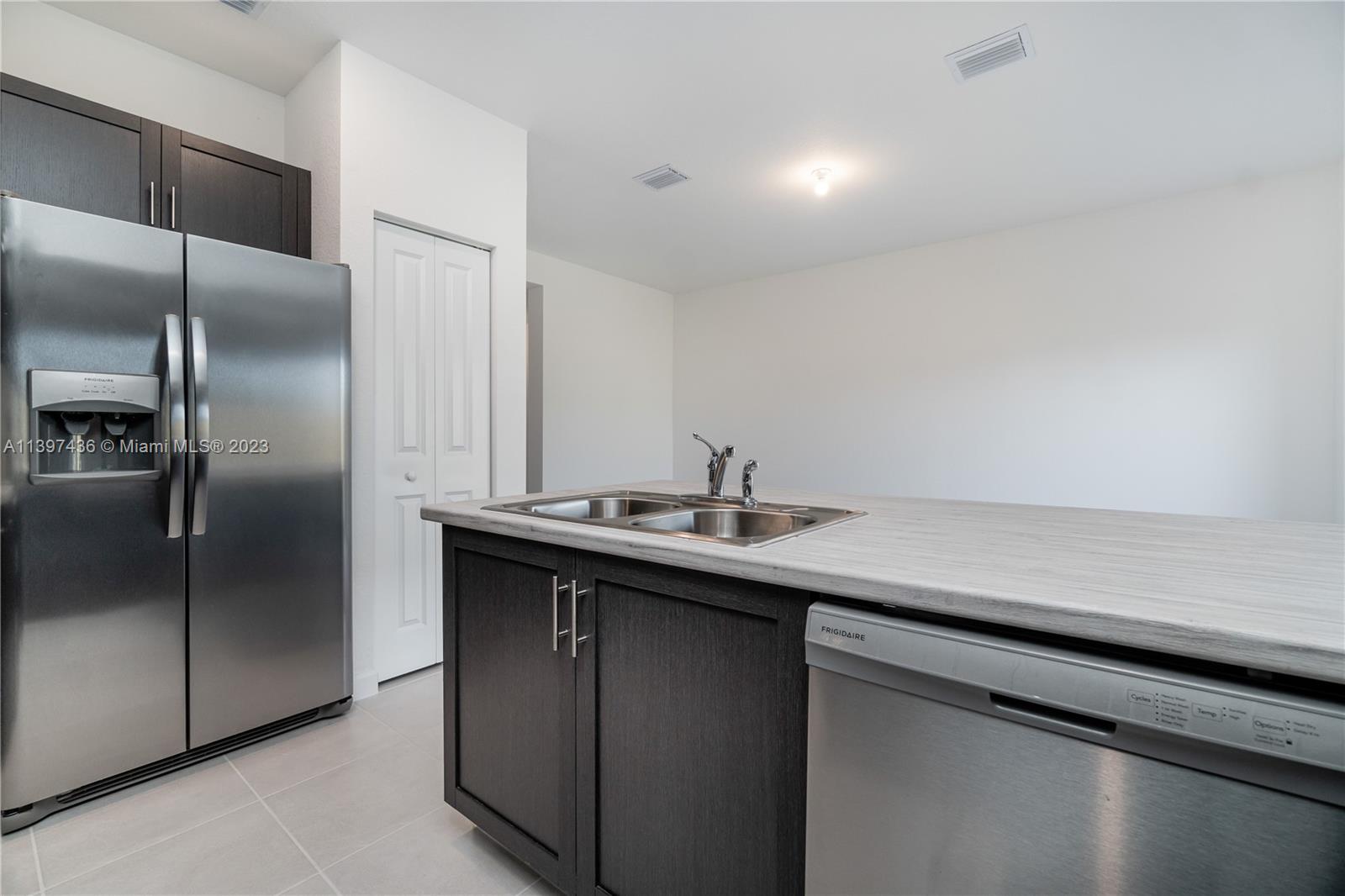 VIA VENTURA NEIGHBORHOOD - Residential Lease