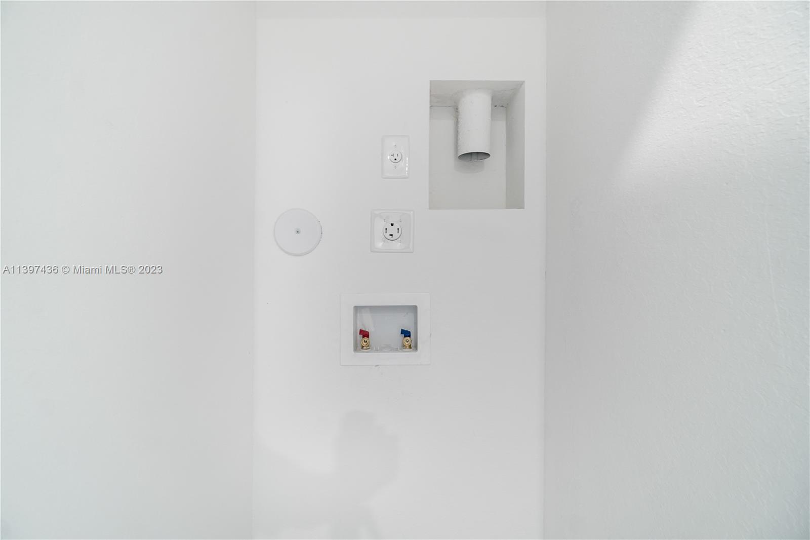 VIA VENTURA NEIGHBORHOOD - Residential Lease