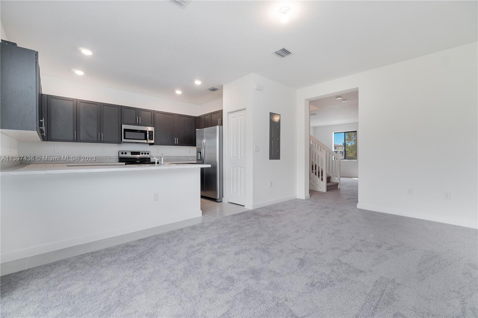 VIA VENTURA NEIGHBORHOOD - Residential Lease