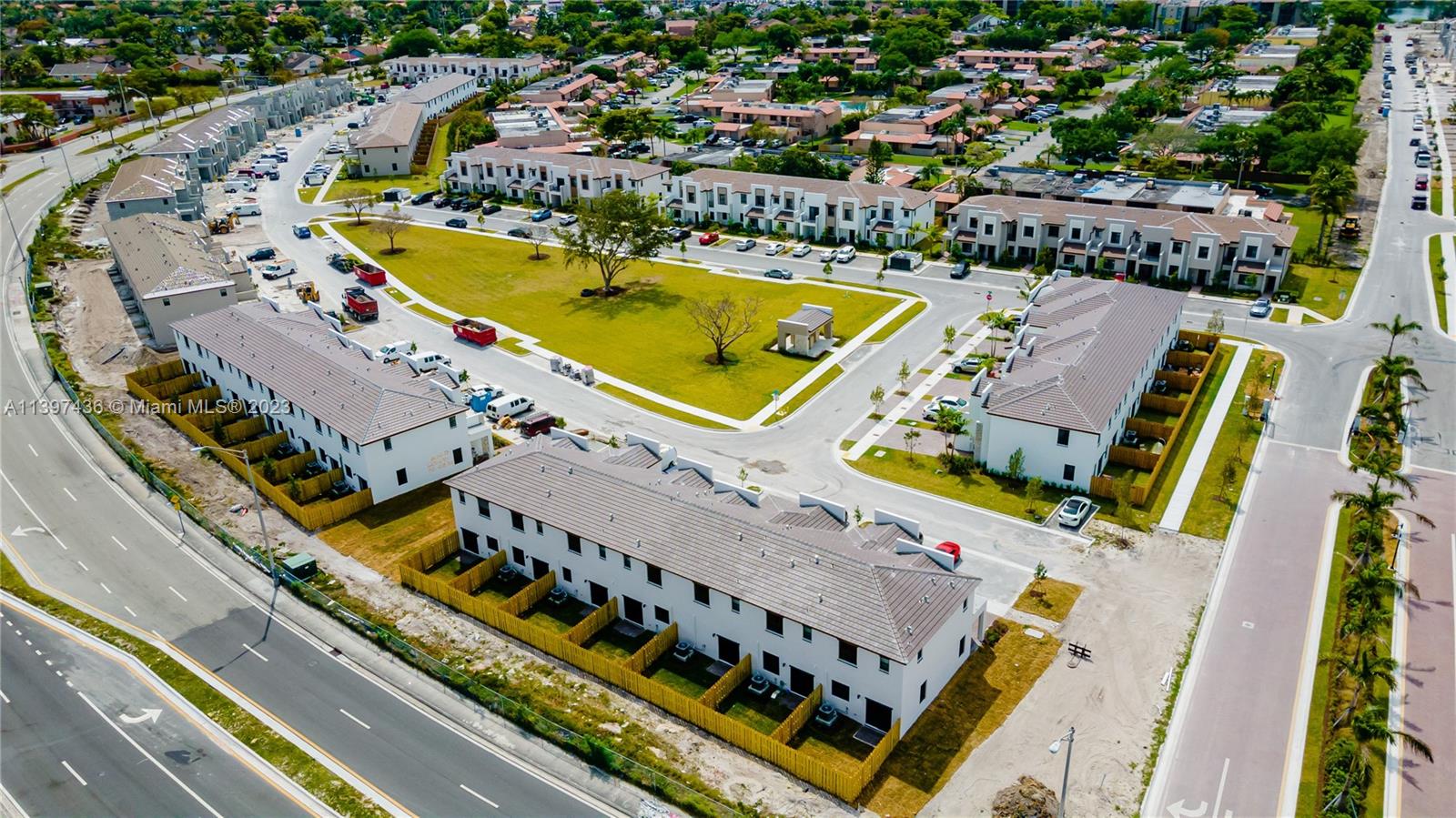 VIA VENTURA NEIGHBORHOOD - Residential Lease