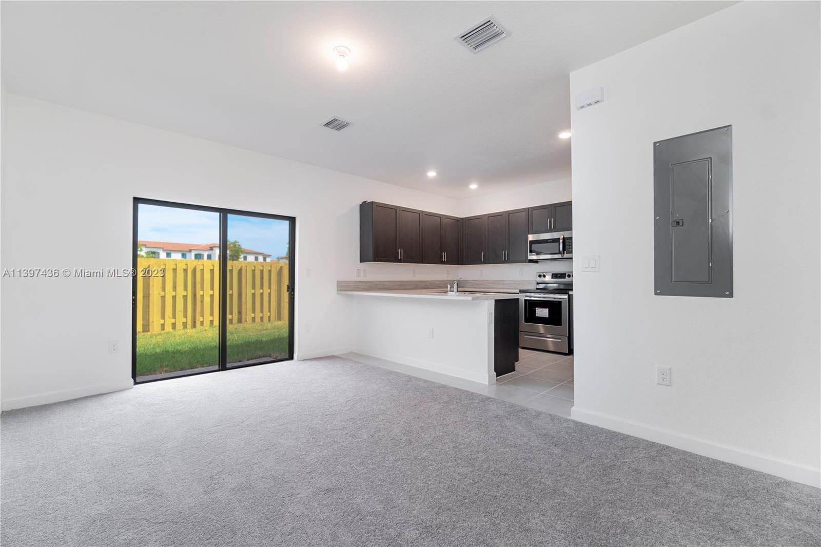 VIA VENTURA NEIGHBORHOOD - Residential Lease